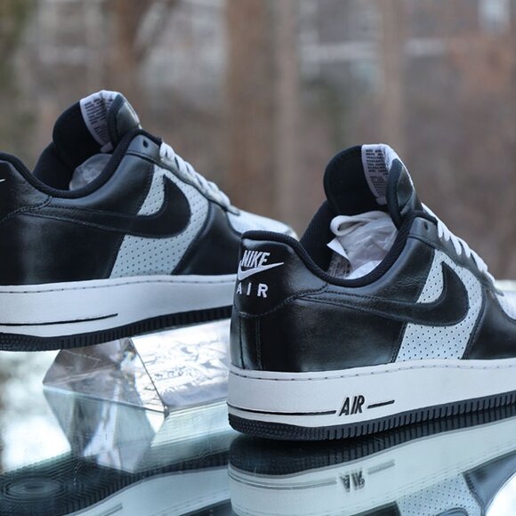 Nike Air Force 1 Low Metallic Silver 2009 - Picture 11 of 13